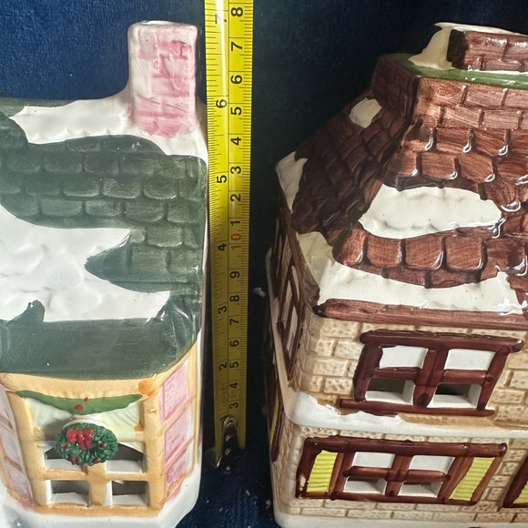 LOT OF 2 Christmas Village High Gloss Glaze Lighted Houses Cottages Taiwan 7” H - Picture 5 of 9